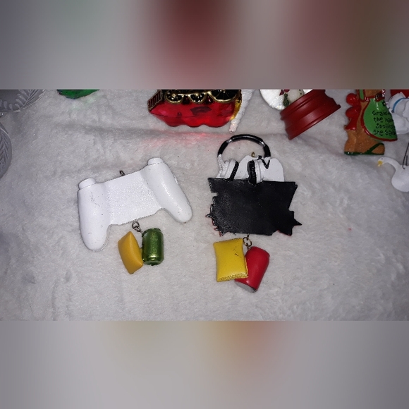 2 Gamer and snacks Christmas Ornaments Video Games Online Gaming Lover - Picture 2 of 4